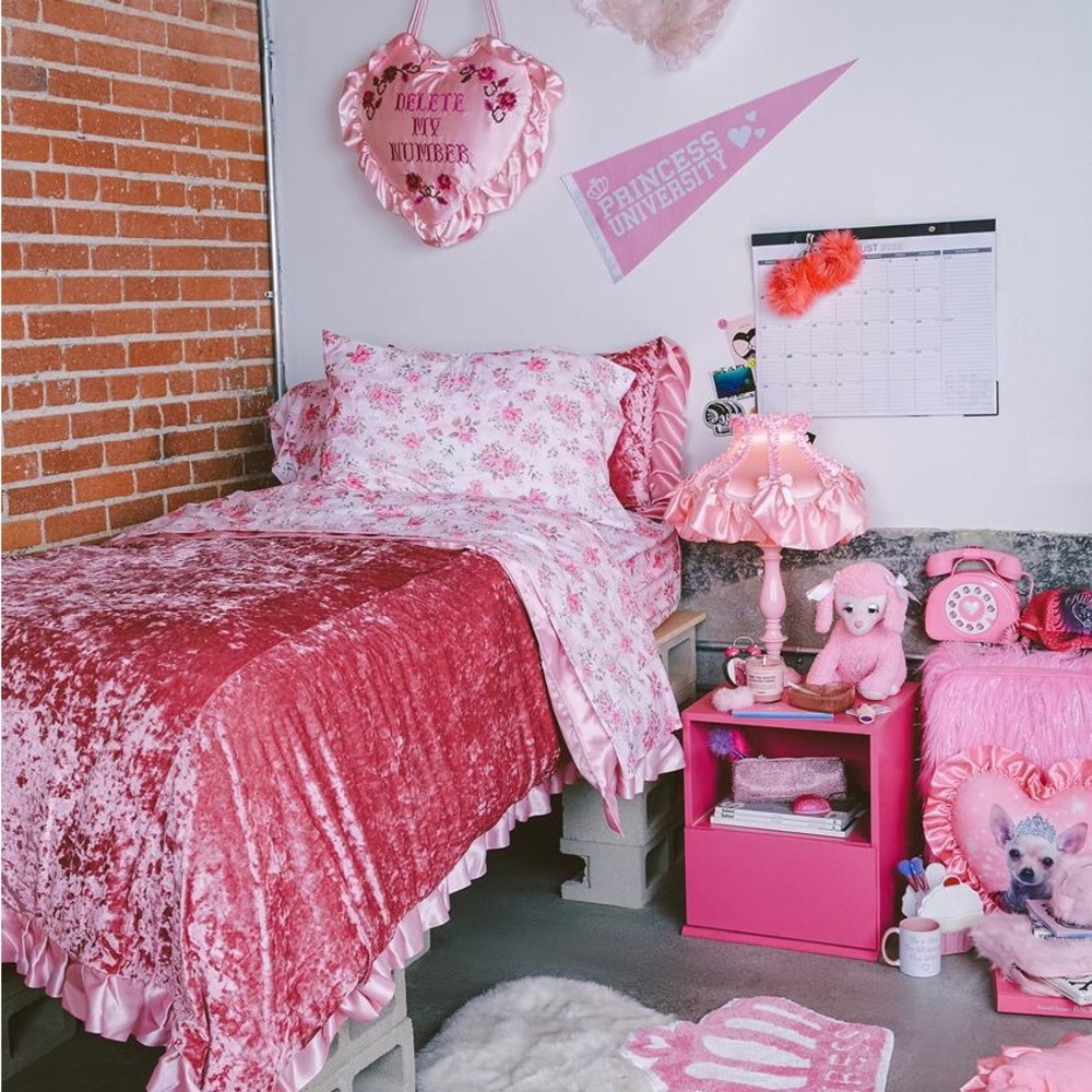 NEW Dolls Kill Home “Floating Roses” Bed Sheet Set Home Accent - Picture 3 of 8